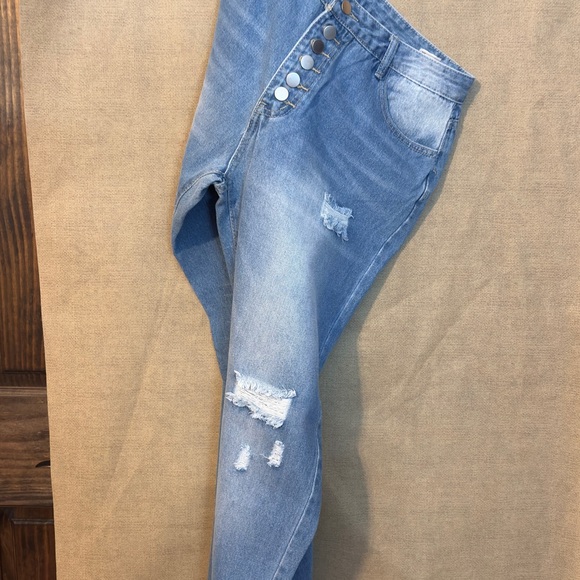Women's Barrel Light Blue Distressed Jeans - Picture 7 of 12